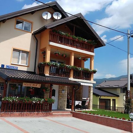 Guest House Mijic Korenica Exterior foto