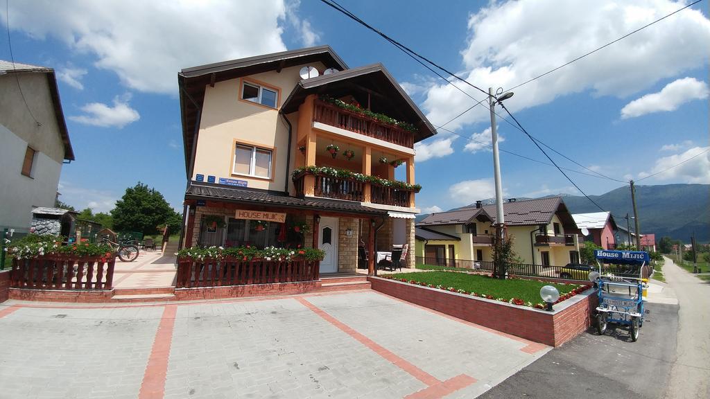 Guest House Mijic Korenica Exterior foto