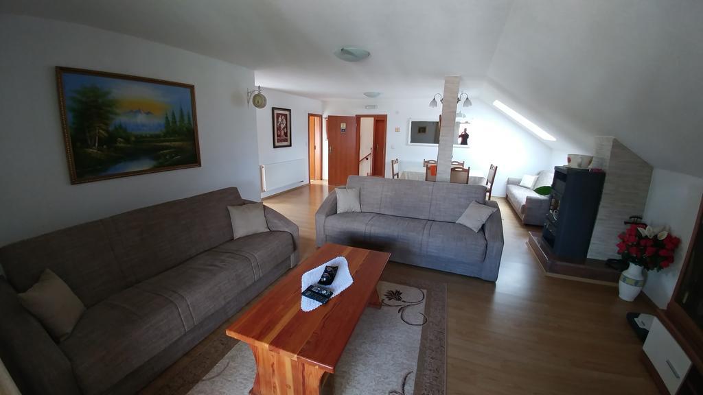 Guest House Mijic Korenica Exterior foto