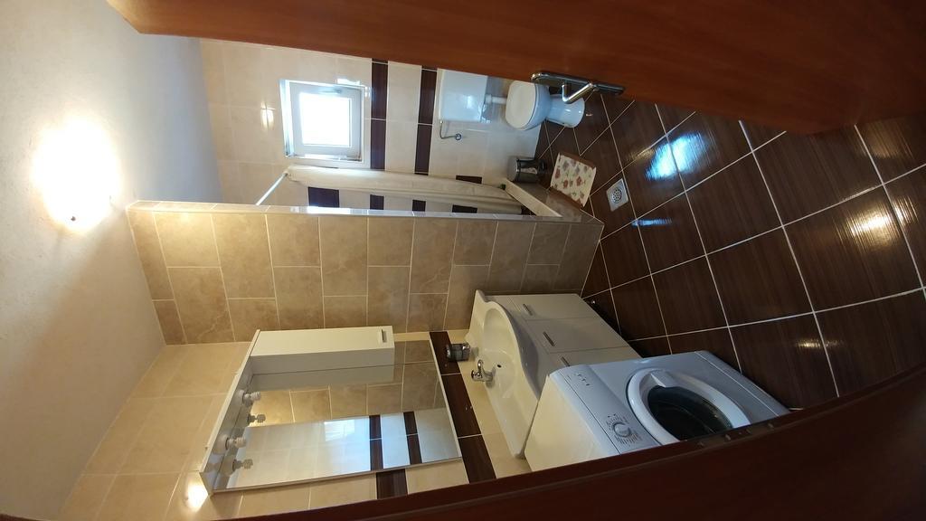 Guest House Mijic Korenica Exterior foto