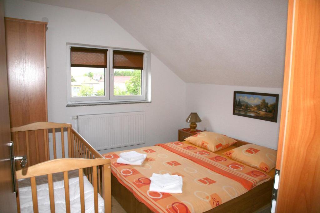 Guest House Mijic Korenica Habitación foto
